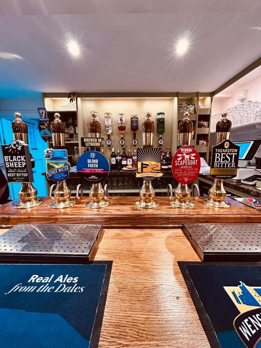 Redmire Village Pub Eksteriør billede